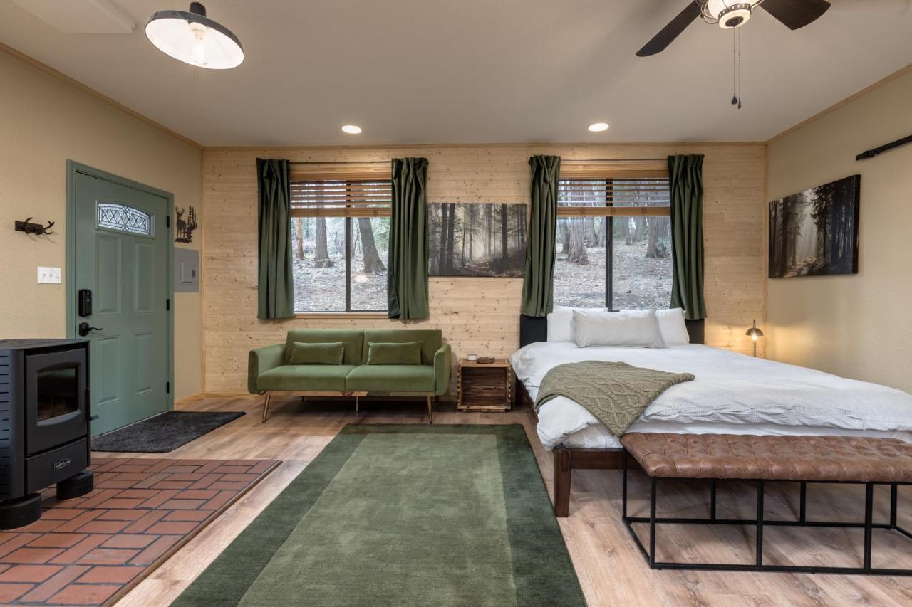 Little House In The Big Woods Hotel Forest Ranch Exterior photo